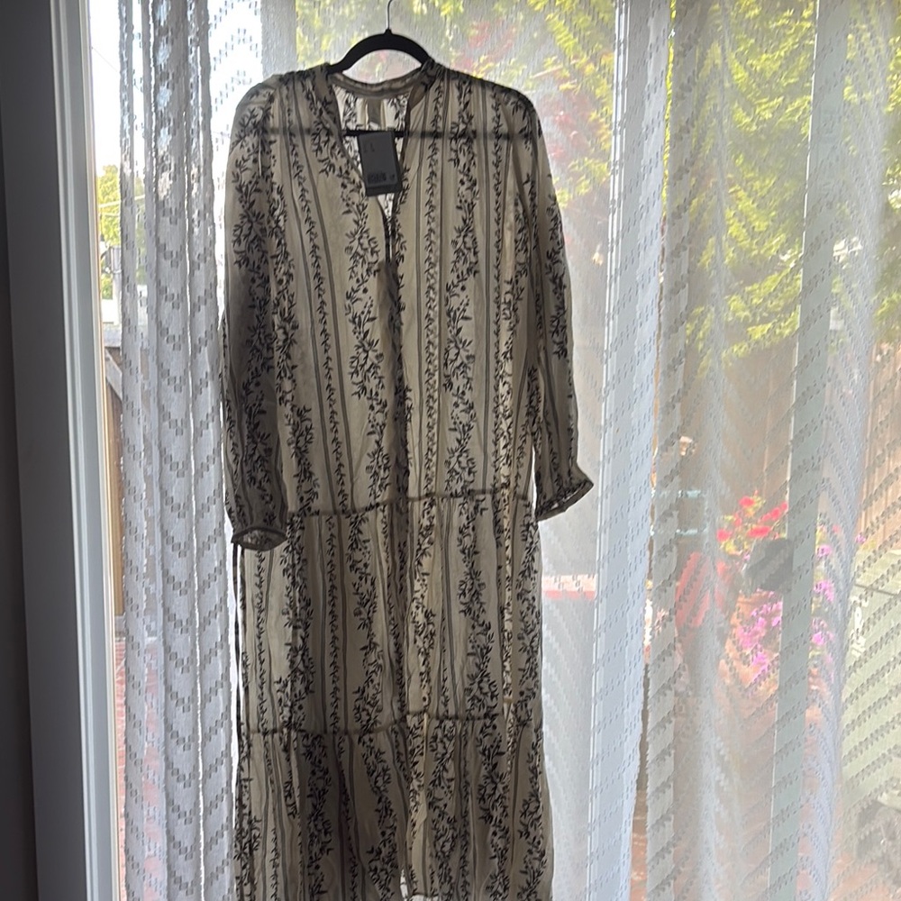 H&M Elegant Black and Cream Floral Dress